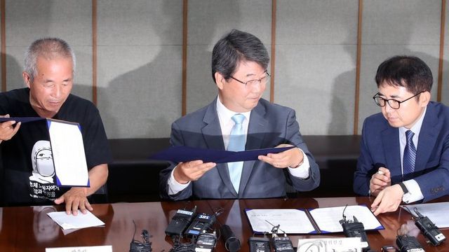 삼성·반올림 '마침내 악수'…'반도체 백혈병' 중재 합의 서명