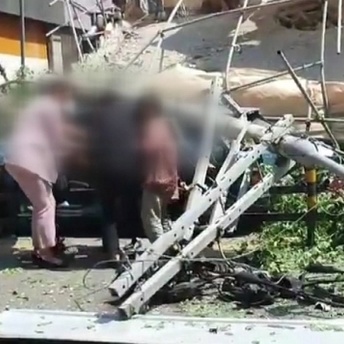 '폭발음' 속에서도 시민들의 구조 손길…갇힌 2명 구해